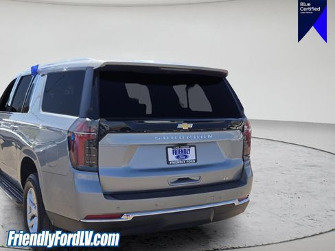 Used 2025 Chevrolet Suburban LT AWD/4WD image 5