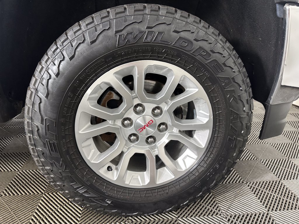 Used 2017 GMC Sierra 1500 SLE w/ SLE Value Package AWD/4WD image 28