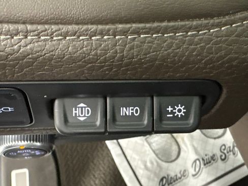 Used 2021 GMC Yukon Denali w/ Denali Premium Package AWD/4WD image 22