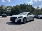 Used 2024 Nissan Altima 2.5 SV image 3