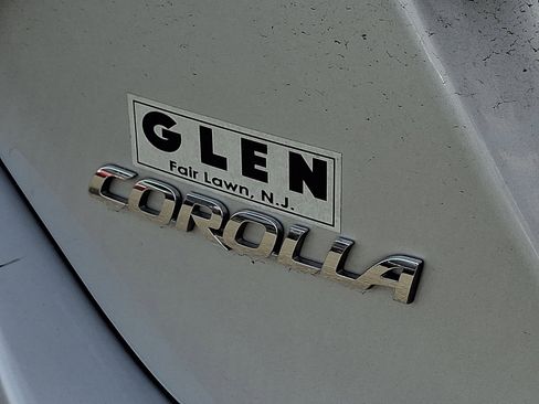 Used 2017 Toyota Corolla LE FWD image 4