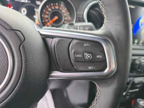Used 2018 Jeep Wrangler Unlimited Sahara AWD/4WD image 20