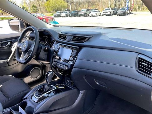 Used 2019 Nissan Rogue SV AWD/4WD image 13