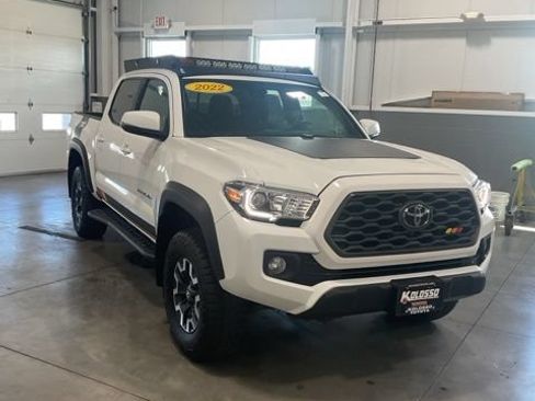 Used 2022 Toyota Tacoma TRD Off-Road w/ Technology Package AWD/4WD image 7