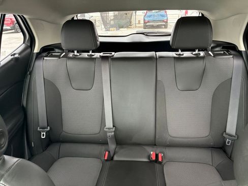 Used 2025 Buick Encore GX Preferred image 36