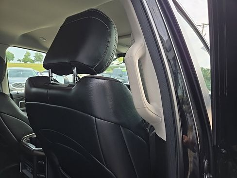 Used 2022 RAM 1500 Laramie image 95