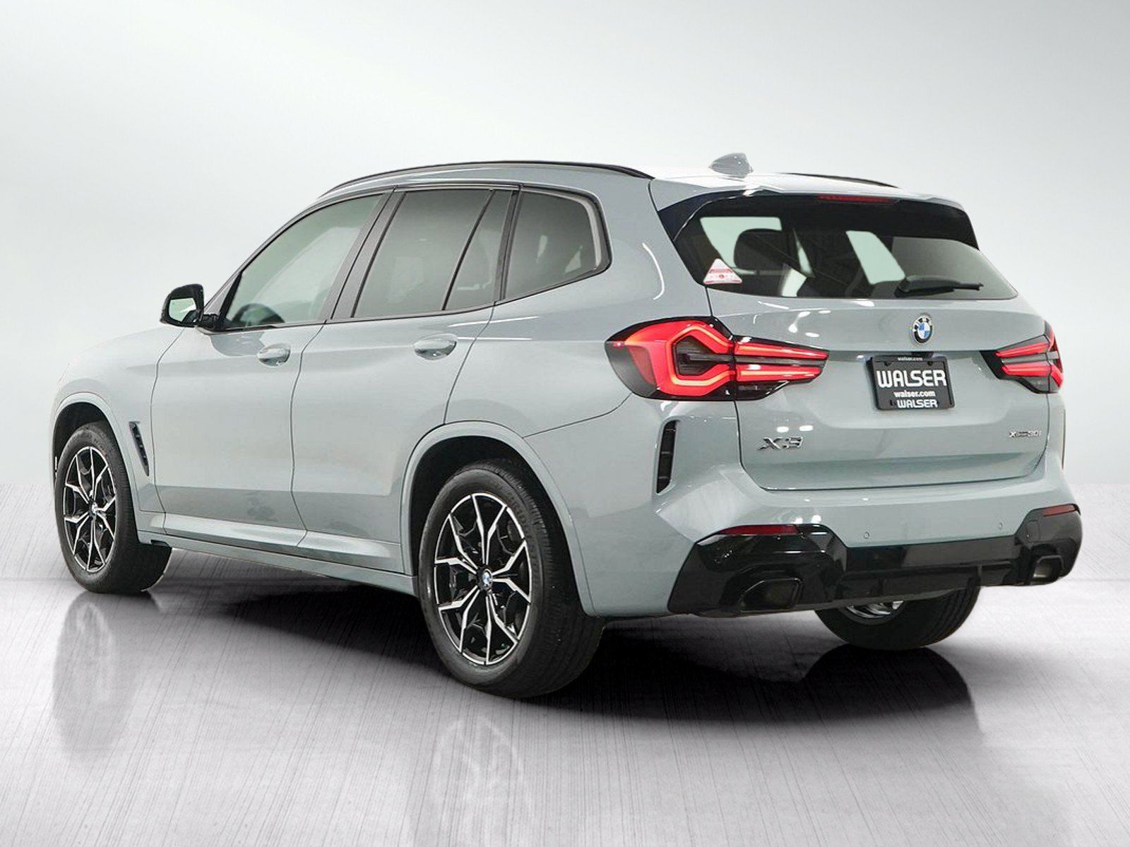 Used 2022 BMW X3 xDrive30i w/ M Sport Package AWD/4WD image 3