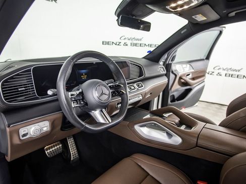 Used 2024 Mercedes-Benz GLS 450 4MATIC image 23