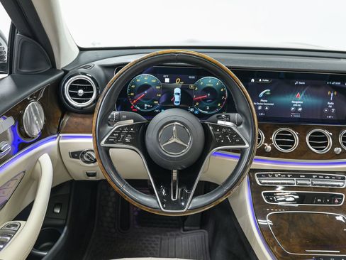 Used 2022 Mercedes-Benz E 350 4MATIC Sedan image 16
