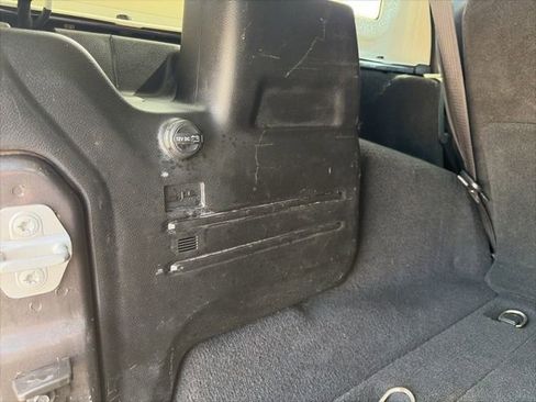 Used 2018 Jeep Wrangler Unlimited Sahara AWD/4WD image 32