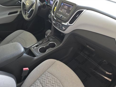 Used 2022 Chevrolet Equinox LS w/ LPO, Chrome Package AWD/4WD image 11