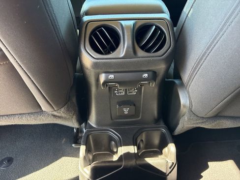 Certified 2023 Jeep Gladiator Overland image 43