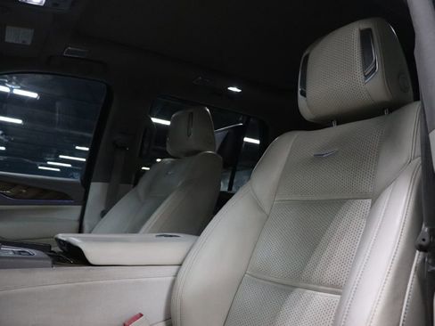 Used 2021 Cadillac Escalade Sport Platinum image 11