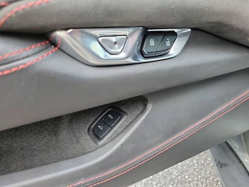 Used 2022 Chevrolet Corvette Stingray Premium Conv w/ Z51 Performance Package RWD image 8