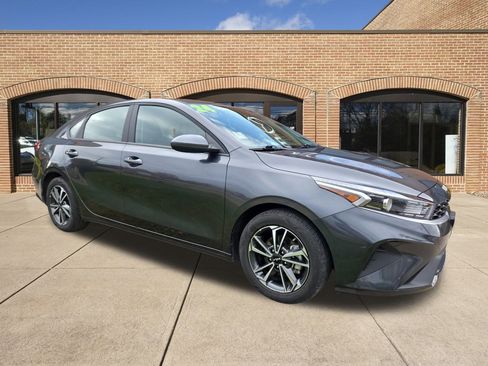 Used 2024 Kia Forte LXS image 1