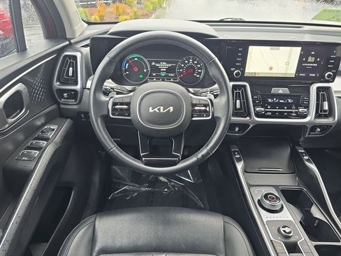 Used 2023 Kia Sorento EX image 17