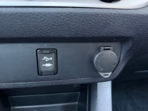 Used 2016 Toyota Tacoma SR5 w/ SR5 Appearance Package (SN) RWD image 31