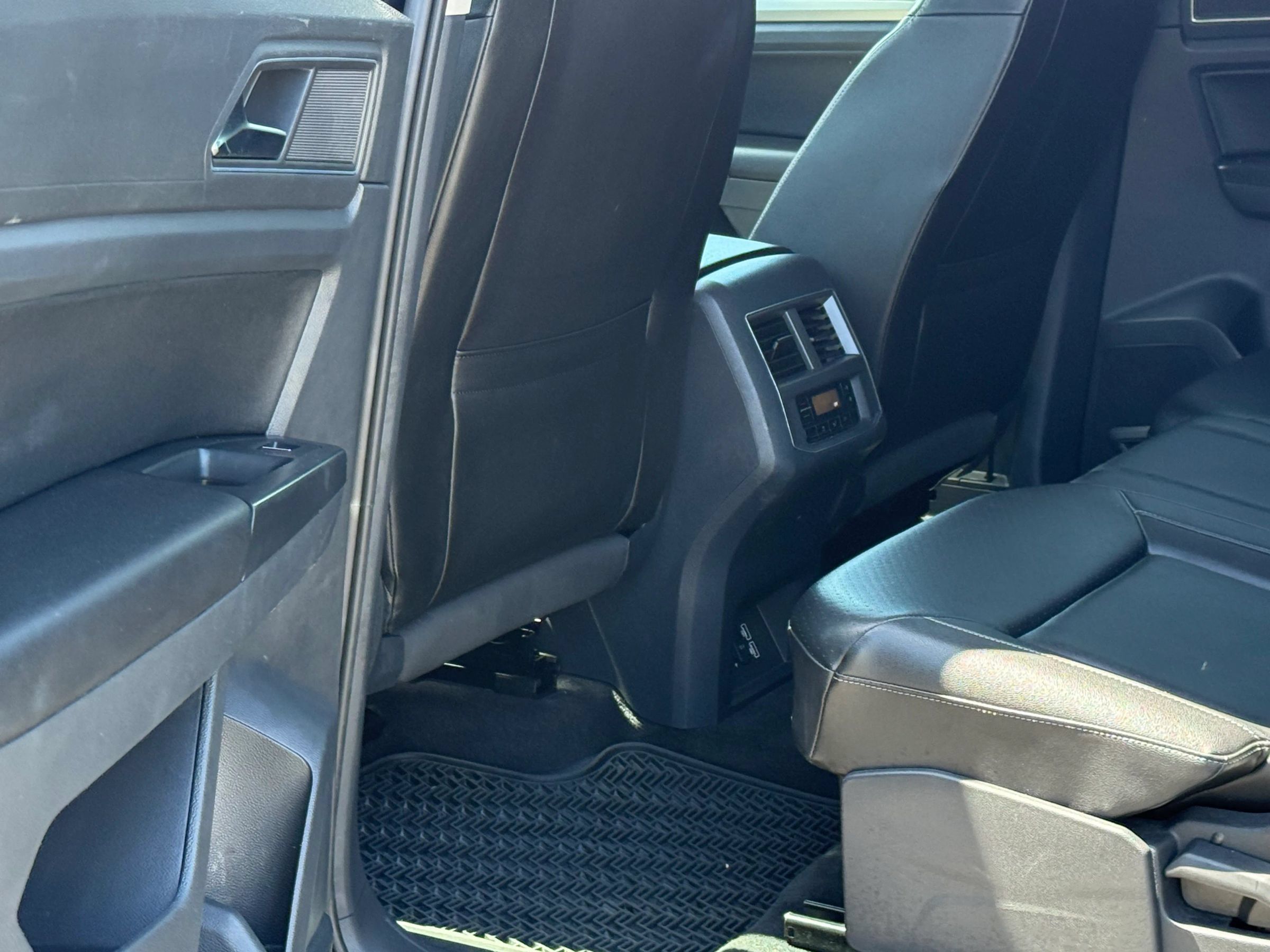 Used 2018 Volkswagen Atlas SE AWD/4WD image 18