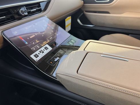 New 2026 INFINITI QX80 Luxe RWD image 16