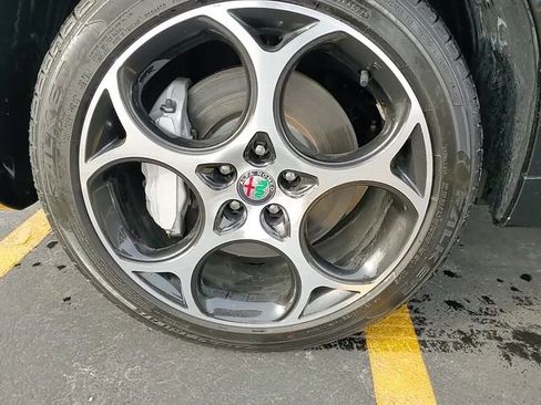 Used 2024 Alfa Romeo Tonale Ti w/ Premium Interior Package image 8