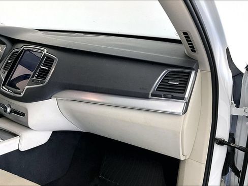 Used 2017 Volvo XC90 T6 Momentum w/ Vision Package AWD/4WD image 19