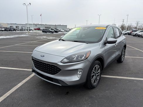 Used 2022 Ford Escape SEL image 2