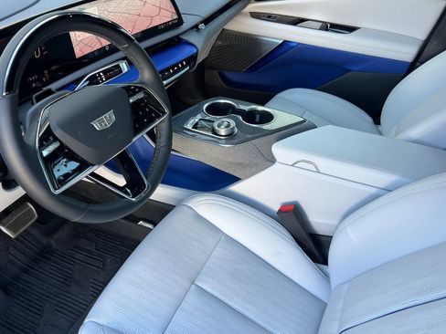 Certified 2026 Cadillac Optiq Luxury 2 w/ LPO, Floor Liner Package RWD image 9