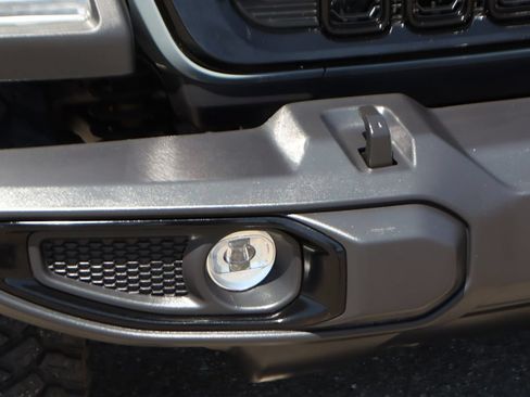 Used 2025 Jeep Gladiator Mojave AWD/4WD image 47