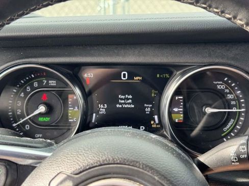 Used 2023 Jeep Wrangler Unlimited Sahara w/ Cold Weather Group AWD/4WD image 26