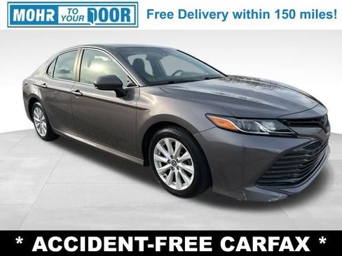 Used 2018 Toyota Camry LE FWD image 9