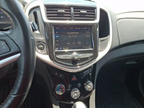 Used 2020 Chevrolet Sonic LT w/ Convenience Package FWD image 20