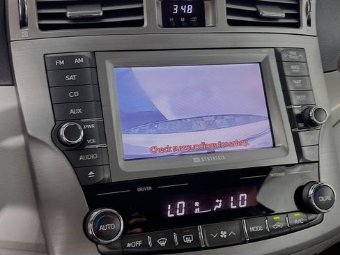 Used 2011 Toyota Avalon Limited FWD image 28