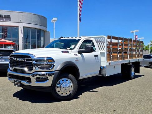 New 2026 RAM 5500 Tradesman AWD/4WD image 3