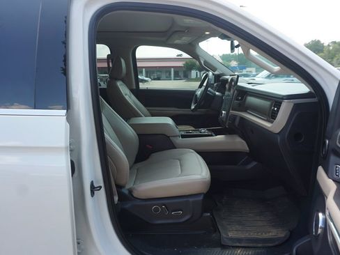 Used 2024 Ford Expedition Max Limited RWD image 19
