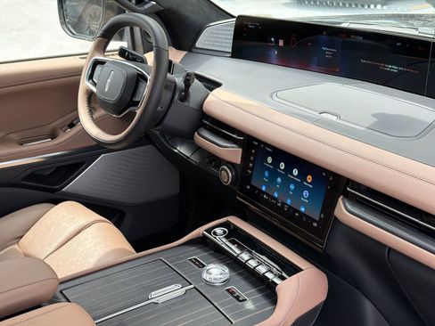 New 2026 Lincoln Navigator L Black Label AWD/4WD image 11