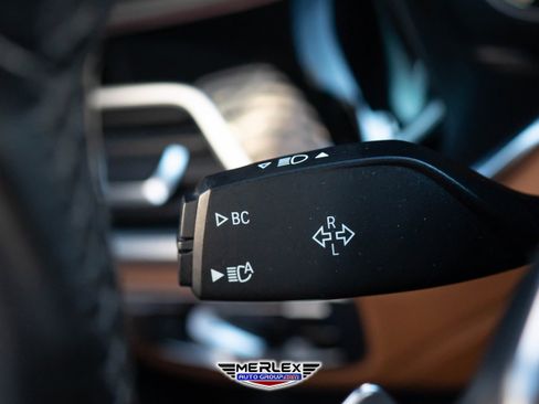 Used 2018 BMW 750i w/ Executive Package image 29