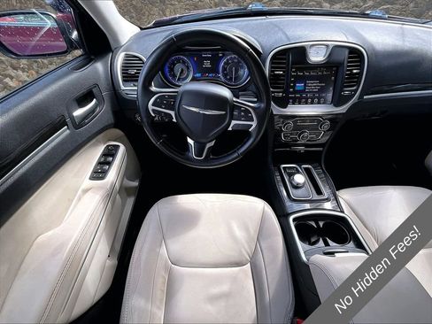 Used 2015 Chrysler 300 Limited RWD image 5
