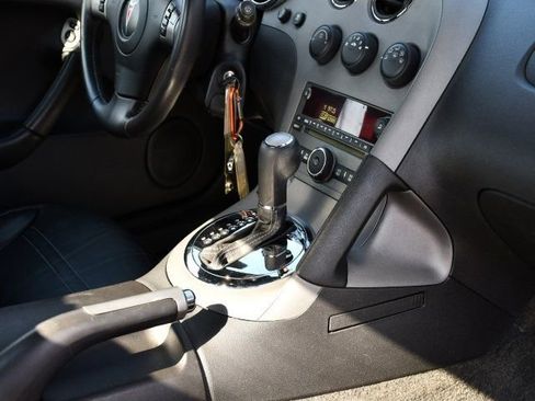 Used 2008 Pontiac Solstice GXP w/ Premium Package image 25