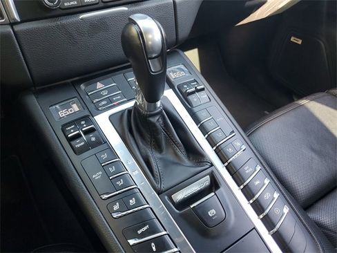 Used 2018 Porsche Macan GTS image 32