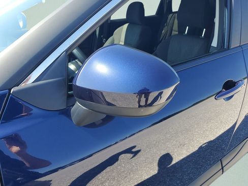 Used 2024 Nissan Rogue SV image 26