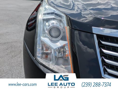 Used 2015 Cadillac SRX Luxury w/ Driver Awareness Package FWD image 8