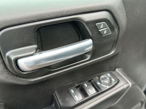 Used 2020 Chevrolet Silverado 1500 Custom w/ Custom Value Package image 19