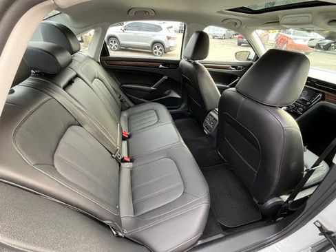 Certified 2020 Volkswagen Passat 2.0T SEL image 20