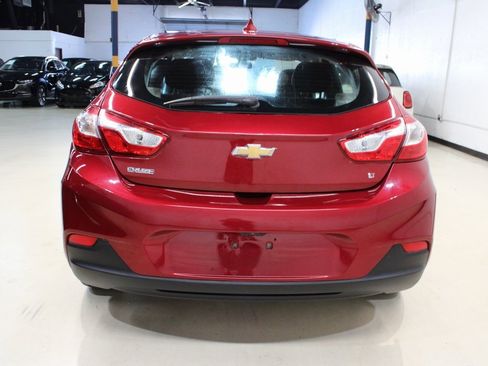 Used 2017 Chevrolet Cruze LT image 4