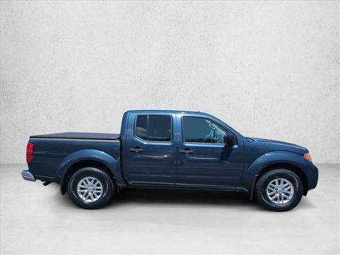 Used 2017 Nissan Frontier SV w/ SV Value Truck Package RWD image 4