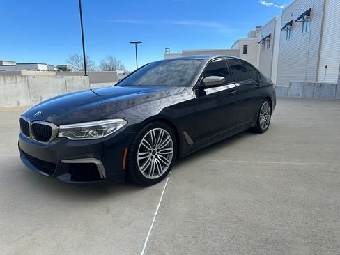 Used 2020 BMW M550i xDrive w/ Dynamic Handling Package image 3