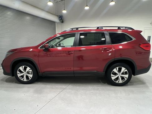 Used 2024 Subaru Ascent Premium w/ Convenience Package image 5