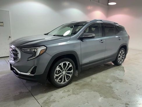 Used 2019 GMC Terrain SLT w/ Preferred Package image 3