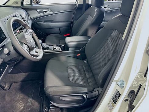 Used 2023 Kia Sportage LX image 23