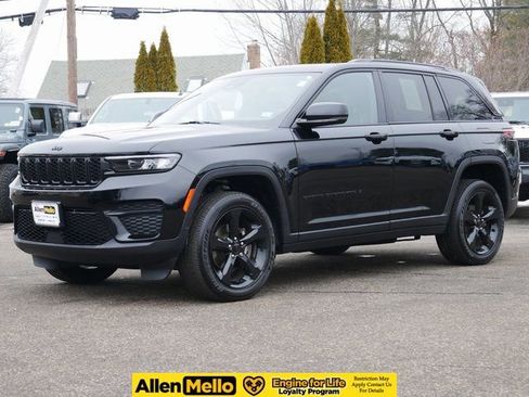 Used 2023 Jeep Grand Cherokee Altitude image 1